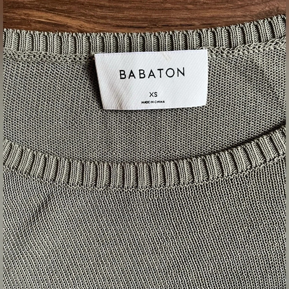 Aritzia Babaton High/Low Pattern Army Green 3/4 Sleeve Sweater - Picture 4 of 8